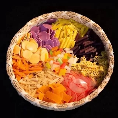 生かず 乾燥した赤色ペレット ポテトチップス CRISPY PAOSI 混合 膨らんだ胚材料