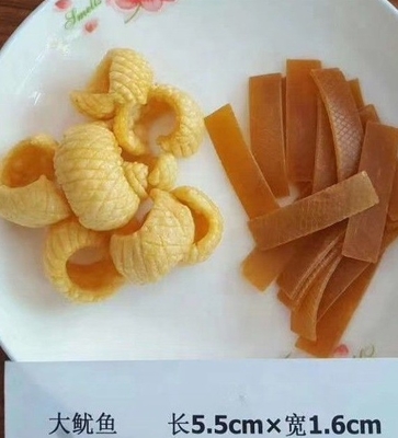 生鮮で乾燥した赤色ペレット ポテトチップス パフされた食品 普通黄色の材料から作る